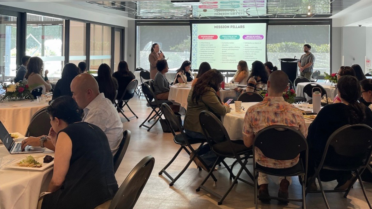 The LMU community gathered in Roski Dining Hall to connect during the Latinx Heritage Showcase.