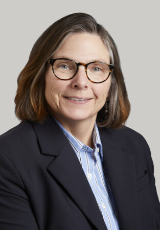 Headshot of Terri Mangione