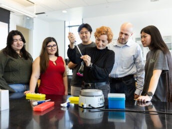 Seaver Professor David Moffet with students and MSMU Prof. Luiza Nogaj in laboratory