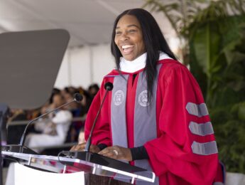 Venus Williams gives LMU Undergraduate Commencement address