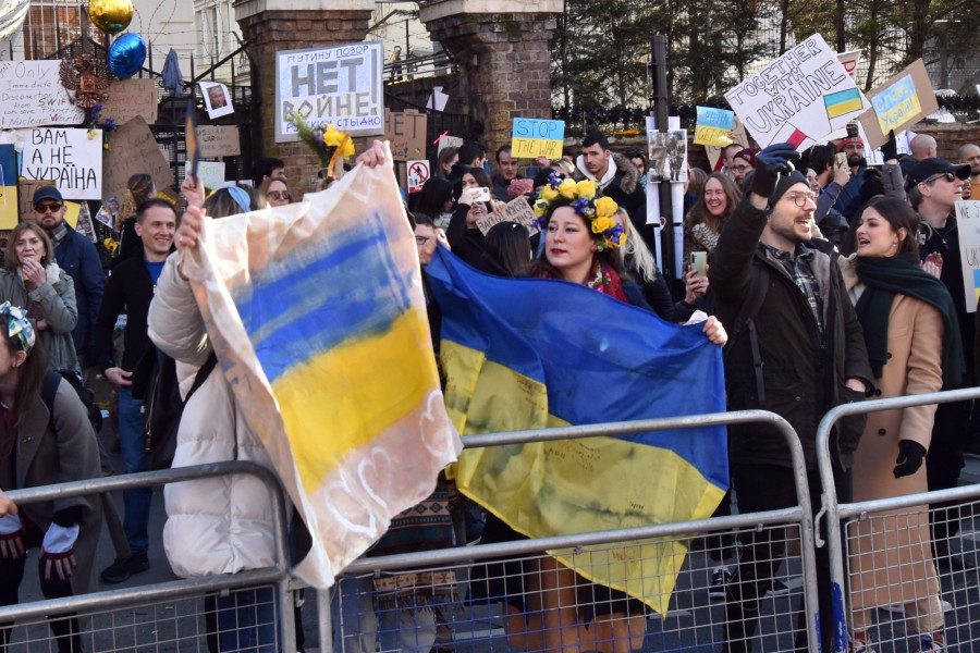 People rally for peace in Ukraine