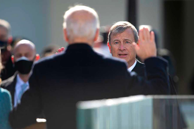 Roe Decision Puts Chief Justice Roberts in a Tough Spot