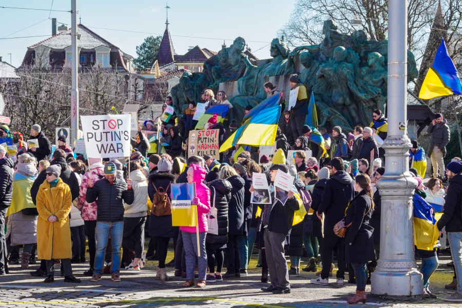 Protestors rally for Ukraine